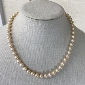 Vintage petite single strand pearl bead necklace